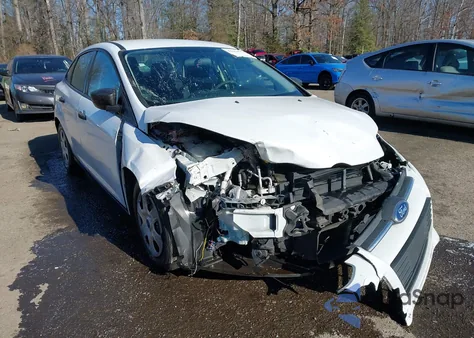 2014 Ford Focus S z USA, uszkodzony, nr VIN 1FADP3E23EL295809